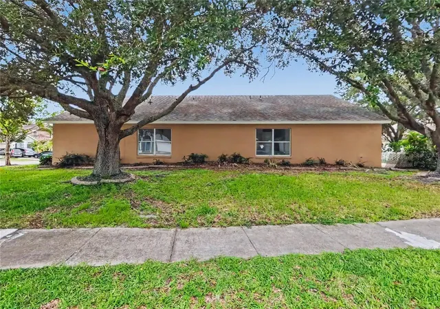 Photo 4 of Single family home for sale at 544 Cypress Tree Ct, Orlando, FL 32825 | MLS# O6427434 | Listing updated on 2026-08-27