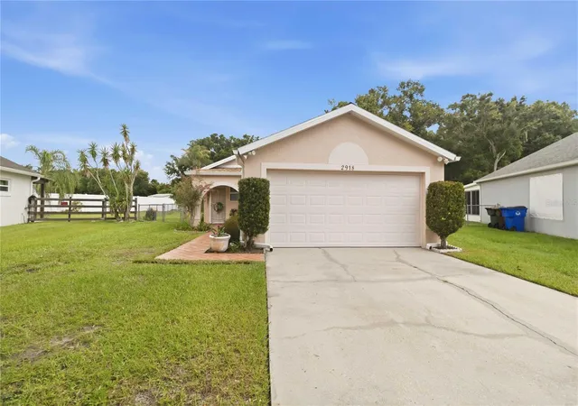 Photo 3 of Sale Pending at 2918 Canoe Cir, Saint Cloud, FL 34772 | MLS# O6427444 | Listing updated on 2026-08-27