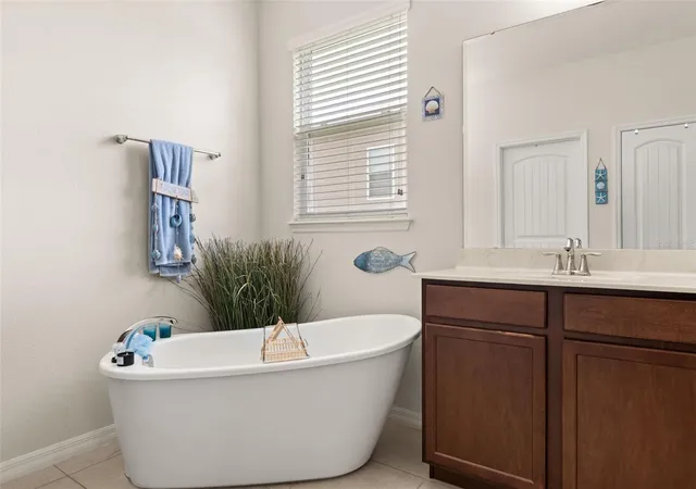 5th image of 3737 Chandler Estates Dr, Apopka, FL 32712 | MLS# O6427449