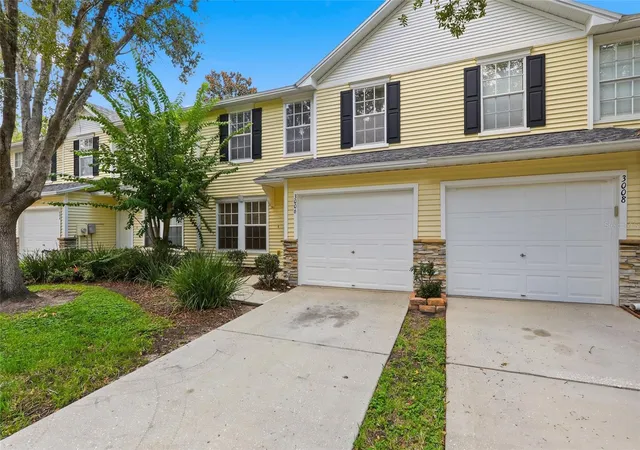 3rd image of 3006 Amber Oak Dr, Valrico, FL 33594 | MLS# TB8531898