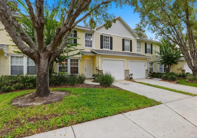 4th image of 3006 Amber Oak Dr, Valrico, FL 33594 | MLS# TB8531898