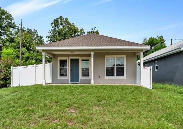 Photo 1 of Single family home for sale at 902 N Vermont Ave, Lakeland, FL 33801 | MLS# L4963724 | Listing updated on 2026-08-23