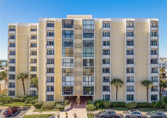 2nd image of 800 S Gulfview Blvd #403, Clearwater Beach, FL 33767 | MLS# TB8531954