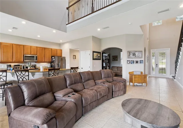 Photo 4 of Single family home for sale at 1727 Southern Oak Loop, Minneola, FL 34715 | MLS# O6427571 | Listing updated on 2026-09-05