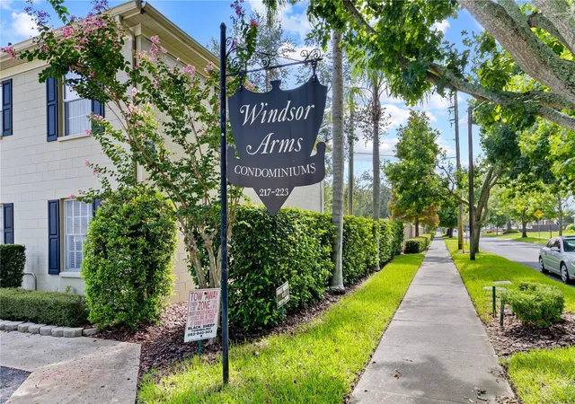 1st image of 223 Windsor St #4, Lakeland, FL 33803 | MLS# L4963734