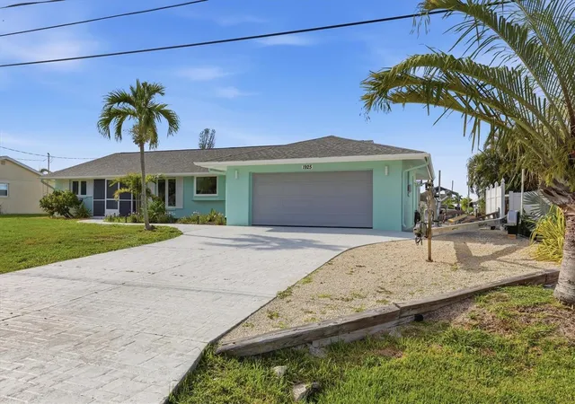 1st image of 1925 Oregon Trl, Englewood, FL 34224 | MLS# D6148177