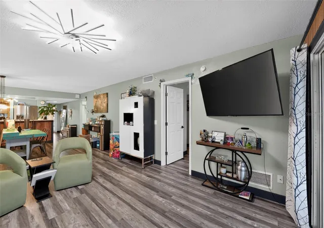 5th image of 1960 Oregon Trl #2B, Englewood, FL 34224 | MLS# A4700857