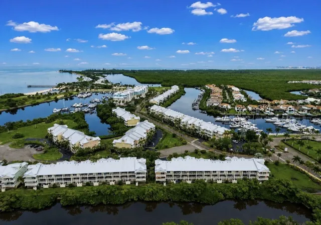 3rd image of 3228 Mangrove Point Dr, Ruskin, FL 33570 | MLS# TB8532093