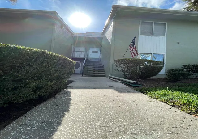 2nd image of 586 Bahia Cir #B, Ocala, FL 34472 | MLS# OM729065