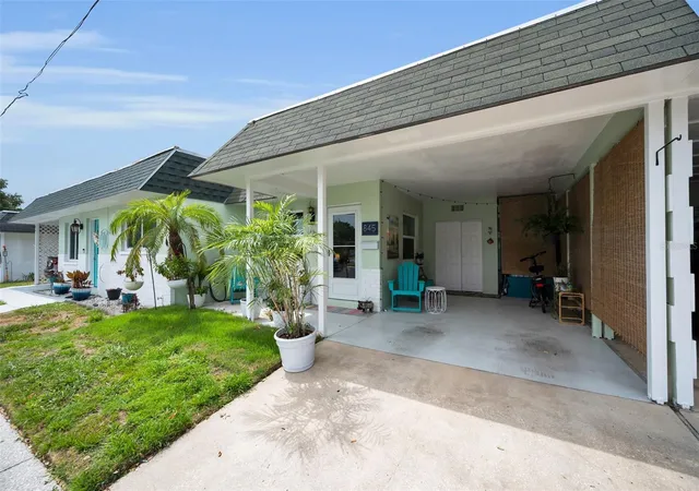 Photo 3 of House for sale at 845 Sky Loch Dr S, Dunedin, FL 34698 | MLS# TB8532132 | Listing updated on 2026-08-18