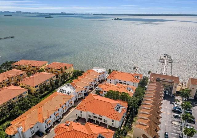2nd image of 1340 Bayshore Blvd #304, Dunedin, FL 34698 | MLS# TB8532149