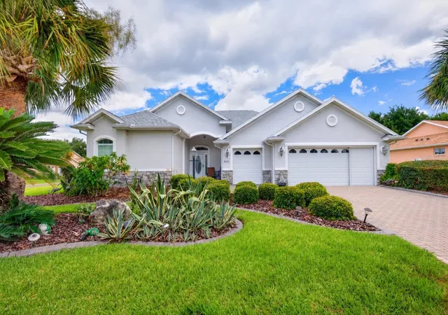 Photo 1 of Single family home for sale at 8616 Sw 82nd Terrace, Ocala, FL 34481 | MLS# OM729080 | Listing updated on 2026-09-23