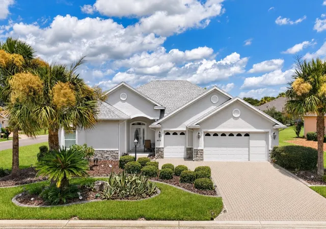 Photo 3 of Single family home for sale at 8616 Sw 82nd Terrace, Ocala, FL 34481 | MLS# OM729080 | Listing updated on 2026-09-23