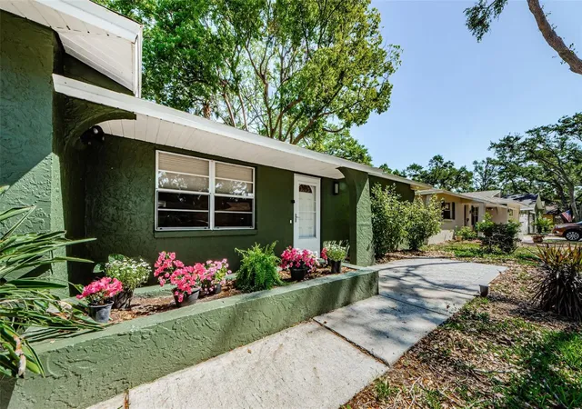 2nd image of 7241 56th Ave N, Saint Petersburg, FL 33709 | MLS# TB8532259