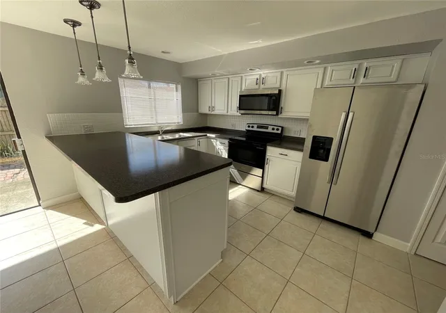Listing Photo 4 - Condo for sale in building located at 3307 Kilmer Dr, LAKELAND, FL 33803 - Unit #3307