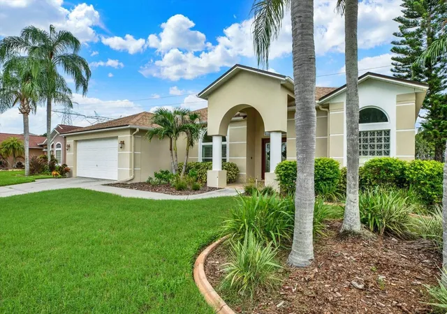 Photo 2 of Sale Pending at 2318 Edelweiss Loop, Trinity, FL 34655 | MLS# W7887943 | Listing updated on 2026-08-18