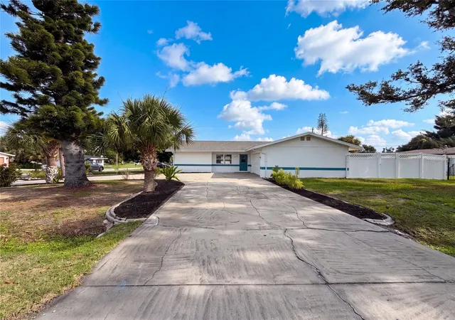 Photo 1 of Single family home for sale at 1672 Jupiter Rd, Venice, FL 34293 | MLS# O6427804 | Listing updated on 2026-09-02