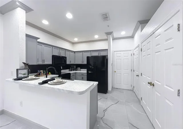 Photo 3 of Townhouse for sale at 14061 Turning Leaf Dr, Orlando, FL 32828 | MLS# O6427805 | Listing updated on 2026-09-04