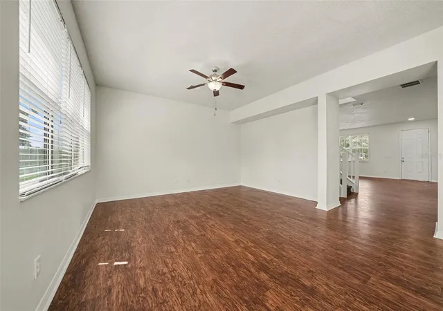 Photo 4 of Single family home for sale at 499 Vicks Landing Dr, Apopka, FL 32712 | MLS# O6427847 | Listing updated on 2026-08-26