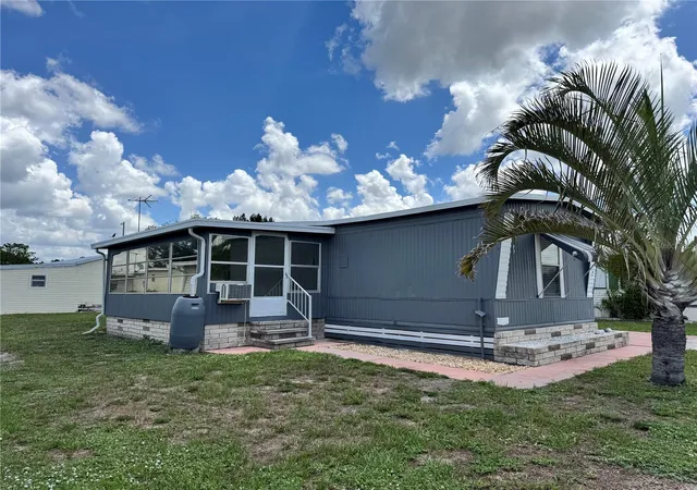 2nd image of 1710 7th St Sw #2, Ruskin, FL 33570 | MLS# TB8532403