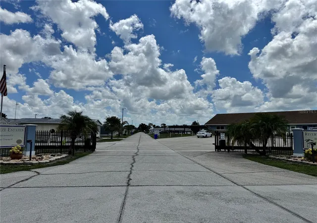 42nd image of 1710 7th St Sw #2, Ruskin, FL 33570 | MLS# TB8532403