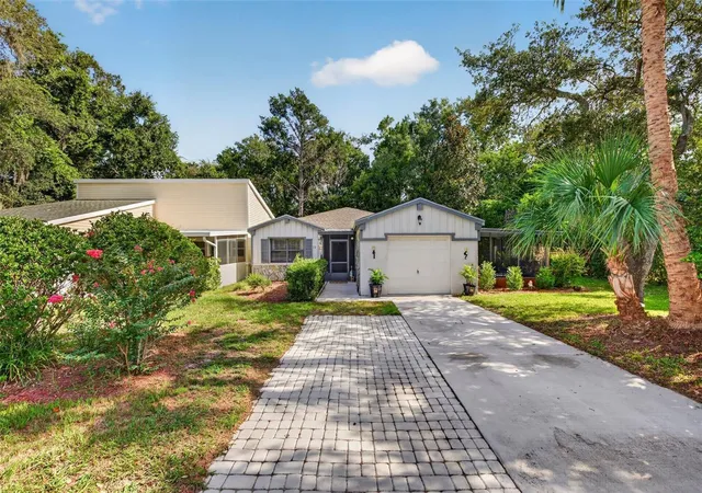 3rd image of 12 Chinaberry Cir, Homosassa, FL 34446 | MLS# W7887953
