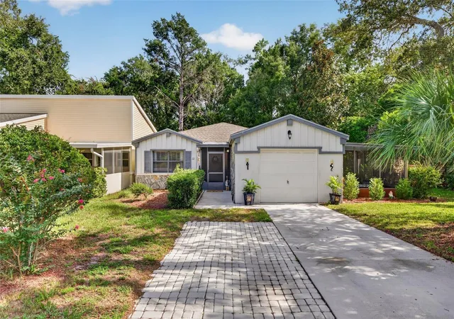 4th image of 12 Chinaberry Cir, Homosassa, FL 34446 | MLS# W7887953