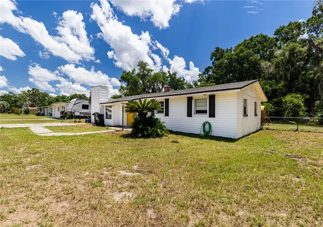 2nd image of 294 Se Tribble St, Lake City, FL 32025 | MLS# G5115484
