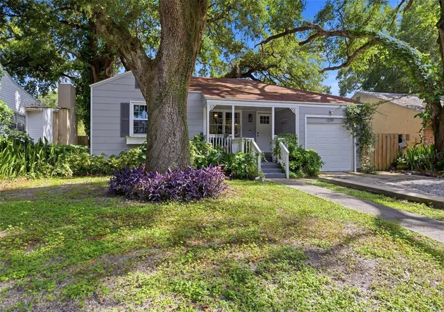 Photo 1 of Single family home for sale at 1209 E Crenshaw St, Tampa, FL 33604 | MLS# TB8532419 | Listing updated on 2026-08-29