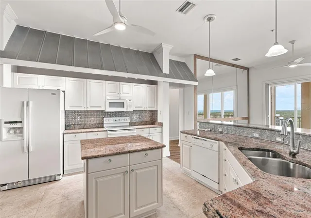 Listing Photo 4 - Condo for sale in building located at 2060 Matecumbe Key Rd, PUNTA GORDA, FL 33955 - Unit #2803