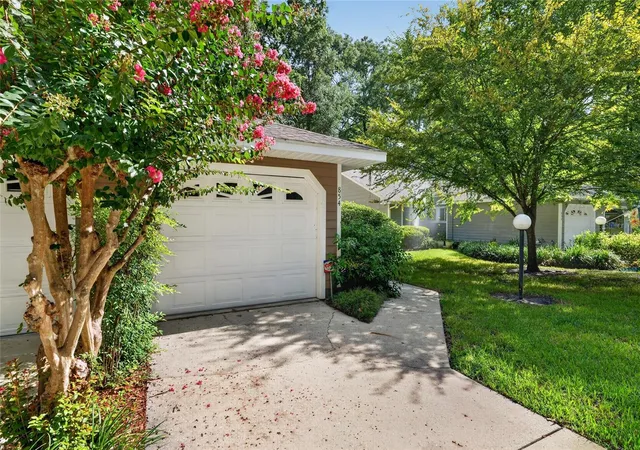 Photo 4 of Single family home for sale at 854 SW 51st Way, Gainesville, FL 32607 | MLS# GC542208 | Listing updated on 2026-08-19