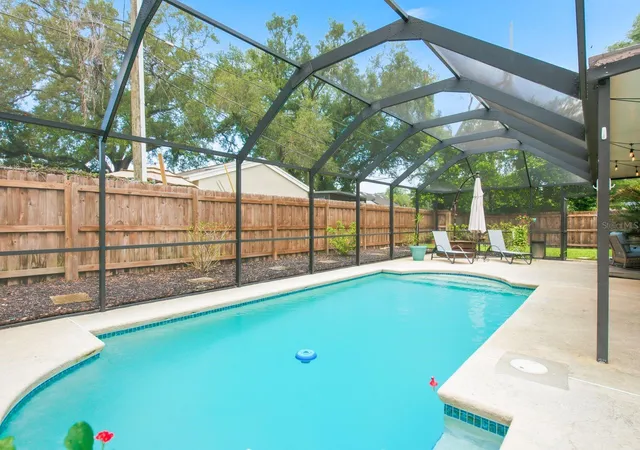 2nd image of 2168 Victoria Dr, Clearwater, FL 33763 | MLS# TB8532591