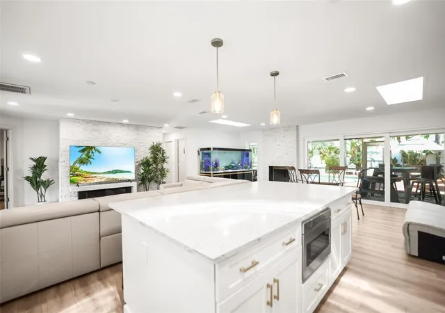 2nd image of 1981 Castille Dr, Dunedin, FL 34698 | MLS# TB8532619