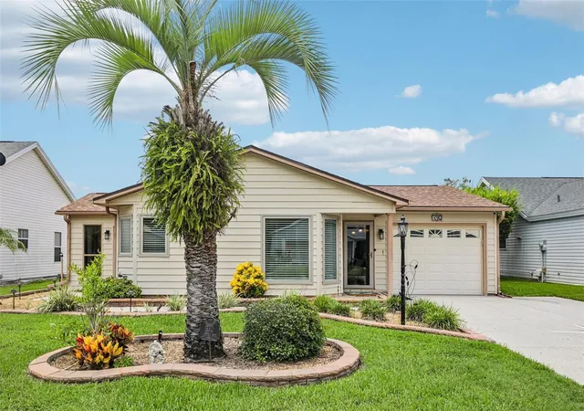 1st image of 710 Cortez Ave, Lady Lake, FL 32159 | MLS# G5115518