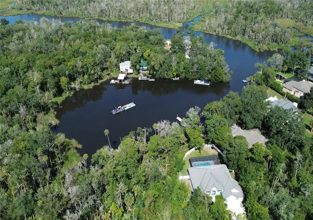 32nd image of 720 Northwest Snug Harbor Road, Crystal River, FL 34428 | MLS# G5115520