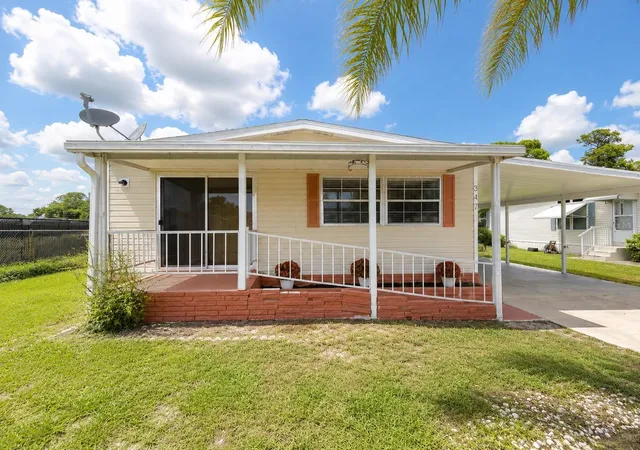 Manufactured home for sale at 347 Canal Ct, LAKE WALES, FL 33859 | MLS# S5154393