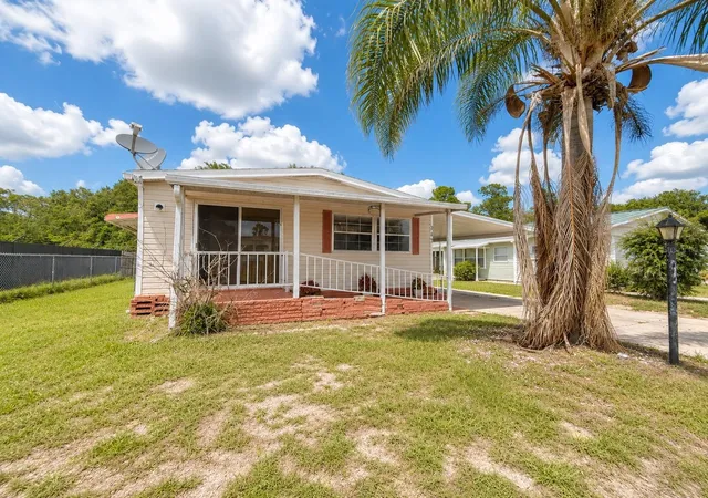 Photo 1 of Manufactured home for sale at 347 Canal Ct, Lake Wales, FL 33859 | MLS# S5154393 | Listing updated on 2026-10-08
