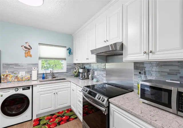 Listing Photo 4 - Condo for sale in building located at 2259 Costa Rican Dr, Clearwater, FL 33763 - Unit #23