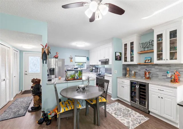 Listing Photo 5 - Condo for sale in building located at 2259 Costa Rican Dr, Clearwater, FL 33763 - Unit #23