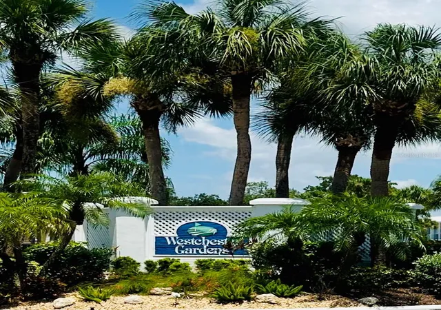 3rd image of 402 Cerromar Cir N, Venice, FL 34293