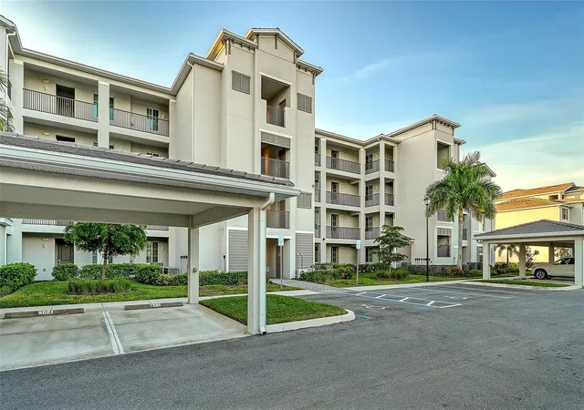 Photo 3 of Condo for sale at 12240 Wellen Golf St #403, Venice, FL 34293 | MLS# A4701068 | Listing updated on 2026-08-20