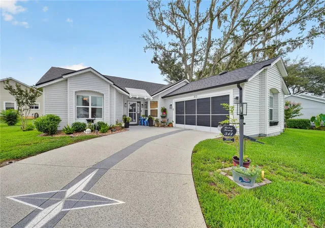 1st image of 313 Gonzales Pl, Lady Lake, FL 32159 | MLS# G5115549