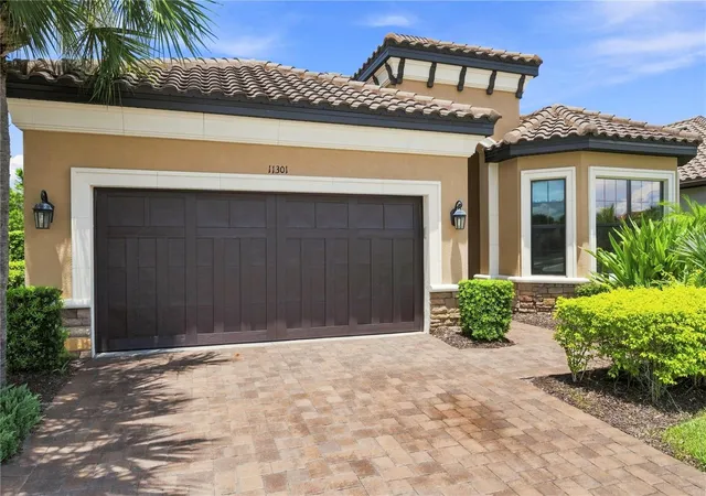 Photo 3 of Single family home for sale at 11301 Juglans Dr, Odessa, FL 33556 | MLS# TB8532870 | Listing updated on 2026-09-05