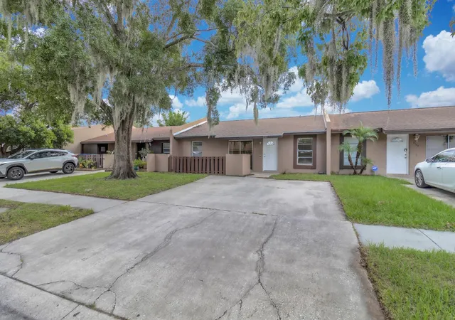 Photo 1 of Single family home for sale at 3143 Stonecastle Rd, Orlando, FL 32822 | MLS# S5154432 | Listing updated on 2026-10-22
