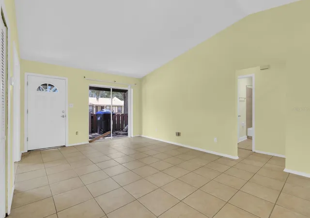 Photo 2 of House for sale at 3143 Stonecastle Rd, Orlando, FL 32822 | MLS# S5154432 | Listing updated on 2026-10-22