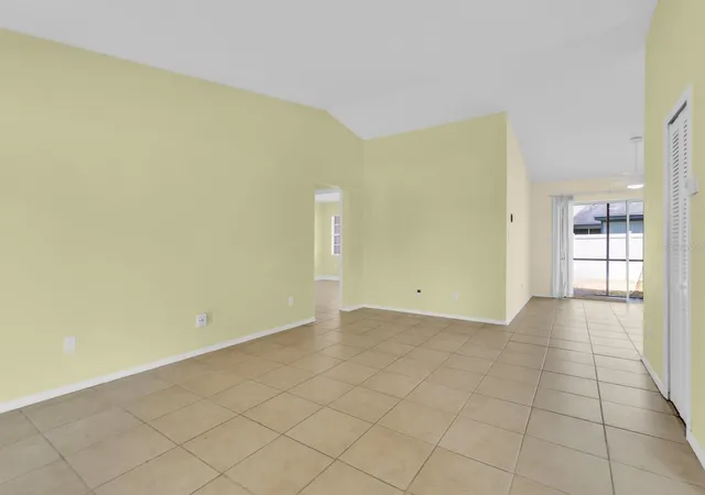 Photo 3 of House for sale at 3143 Stonecastle Rd, Orlando, FL 32822 | MLS# S5154432 | Listing updated on 2026-10-22