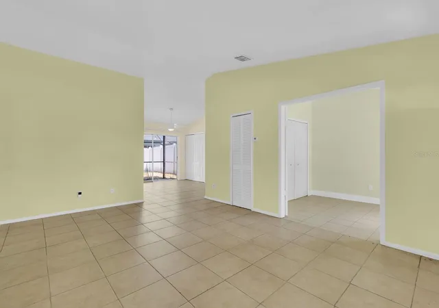Photo 4 of House for sale at 3143 Stonecastle Rd, Orlando, FL 32822 | MLS# S5154432 | Listing updated on 2026-10-22