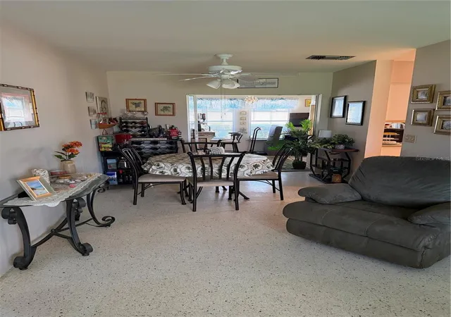 2nd image of 3190 Regatta Cir, Sarasota, FL 34231 | MLS# A4701100