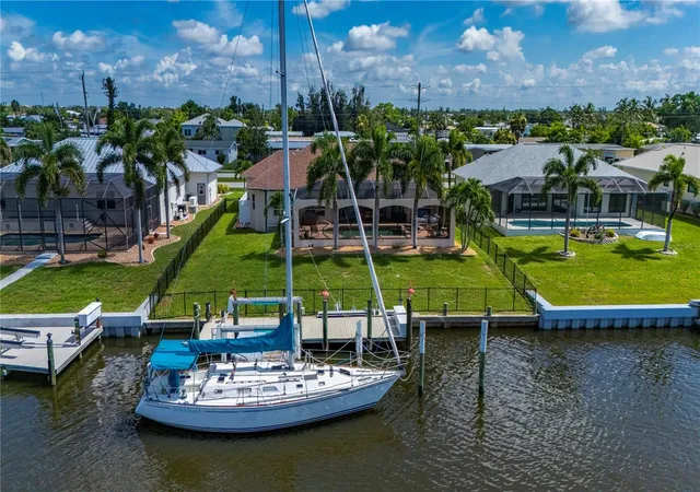 Photo 4 of Sale Pending at 21551 Edgewater Dr, Port Charlotte, FL 33952 | MLS# C7528840 | Listing updated on 2026-08-30