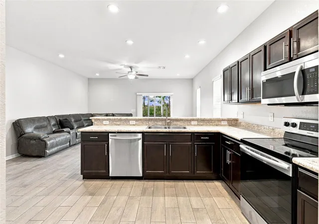3rd image of 4641 Vignette Wy, Sarasota, FL 34240 | MLS# A4701110